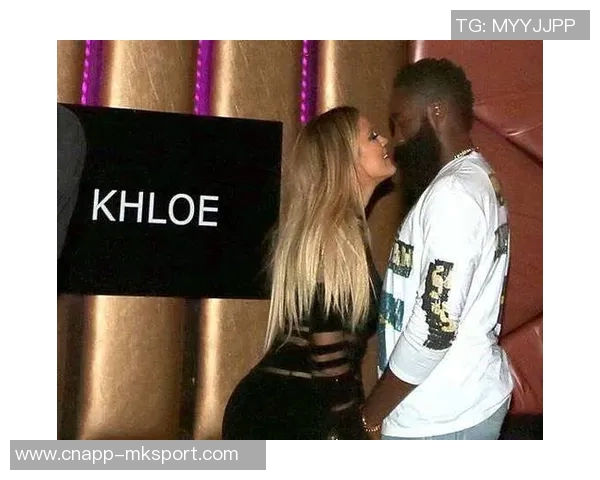 哈登深情表白女友：我对她的爱从未改变，早已深陷爱河