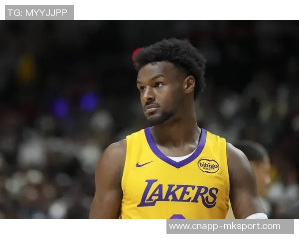 夸梅：布朗尼若想首发需提升接球投篮能力不能只依赖老爸的三分训练